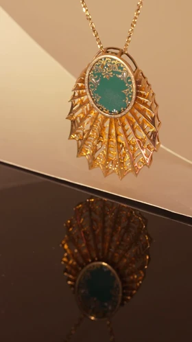 آویز طاووس