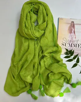 شال نخی منگوله‌دار