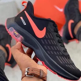 کتانی پیاده‌روی Nike