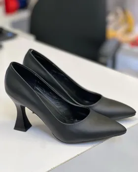 کفش پاشنه‌اردکی