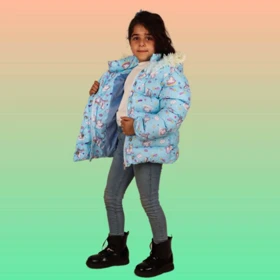 کاپشن تک شاخ زمینه آبی دخترانه