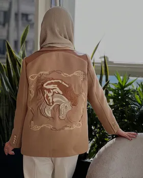 کت گلدوزی