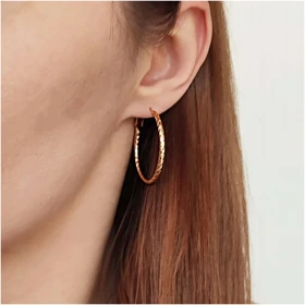 گوشواره زنانه حلقه‌ای طرح پیچک بهارین برند ژوپینگ