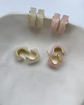 گوشواره شفاف