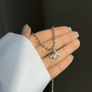 گردنبند دم وال