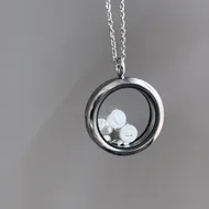 گردنبند شیشه ای