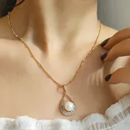 پلاک مرواریدی نگین‌دار برند ژوپینگ