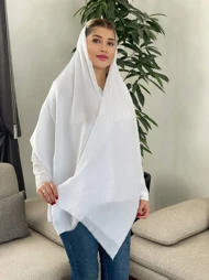 شال سفید ساده وایت رز – شیک، مینیمال و مناسب استایل‌های مجلسی و روزمره