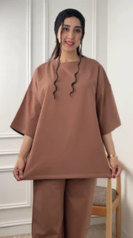 تی‌شرت و شلوار اسپرت