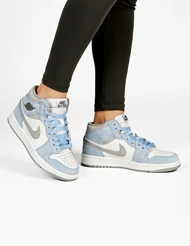 کفش روزانه زنانه نایکی Air Jordan 1 Retro Og W