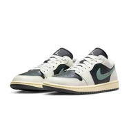Jordan 1 Low Smoke