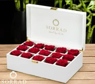 باکس 15تایی چرمی سفید / گل رز قرمز