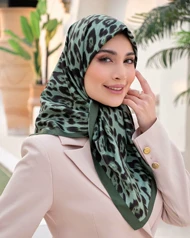 روسری کاریان ابرریشم کجراه (سایز 90) 30109