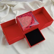 باکس گل رز جاودان معطر جواهرات
