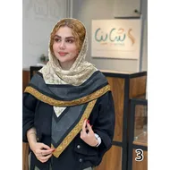 روسری حاشیه‌طلایی زنانه
