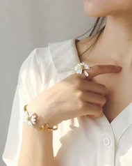 دستبند گل بابونه