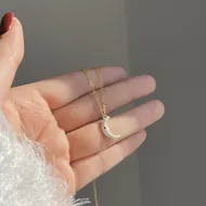 گردنبند ماه