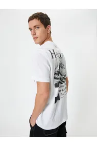 Hokusai تیشرت دارای مجوز پشت چاپ آستین کوتاه یقه خدمه نخی 4SAM10848HK