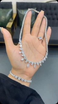 گردن‌بند تمام جواهر