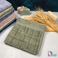 حوله دستی طرح مارتا رنگ زیتونی