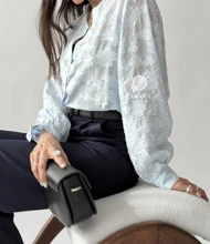 شومیز گل برجسته آبی
