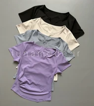 تیشرت زنانه یقه هفت بغل چین‌دار