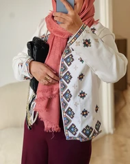 کت گلدوزی
