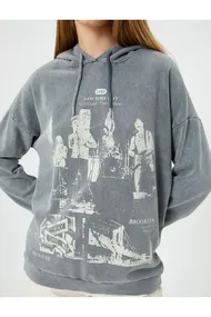 سویشرت کلاهدار جلوه کم رنگ و چاپ شده نخی برجسته 4WAL10374IK