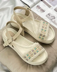 صندل دخترانه کنفی نگین مربعی