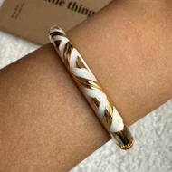 بنگل نازک میناکاری سفید