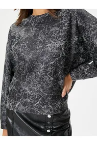 بلوز یقه خدمه طرح دار آستین بلند راحت TYC87PDB4N169784144860889