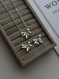 ست گوشواره و گردنبند پاپیون