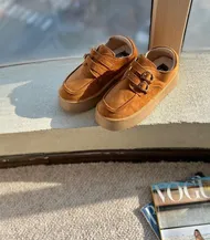 ugg 2s عسلی