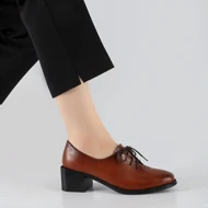 کفش طبی زنانه و دخترانه مدل بندی رنگ عسلی کد M700