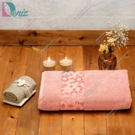 حوله استخری طرح سورپرایز رنگ گلبهی روشن
