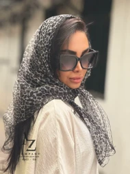 روسری سه‌گوش زنانه