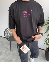 تیشرت یقه گرد مشکی DONT QUIT