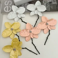 گوشواره گل ارکیده بزرگ کد 650