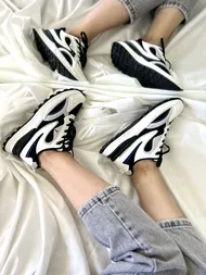 ونس زبرا زنانه