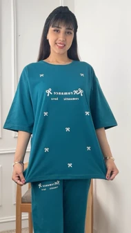 تی‌شرت و شلوار پاپیون