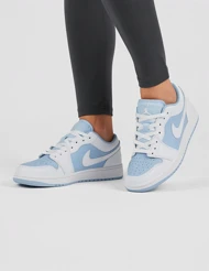 کفش روزانه زنانه نایکی Air Jordan 1 Low LX W