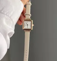 ساعت مربع