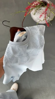 تی‌شرت گلدوزی