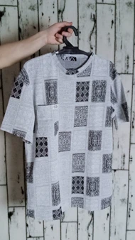 تیشرت آستین کوتاه اورجینال کلاسیک رنگ طوسی طرح کارتی ZARA