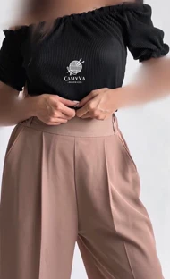 تاپ یقه‌قایقی زنانه