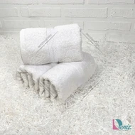 حوله دستی 3 عددی آدرینا رنگ شیری