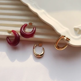 گوشواره یو شکل