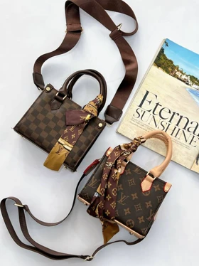 کیف پاسپورتی ال وی گلدوزی 3472