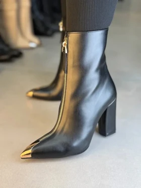 685 - نیم بوت پنجه طلا فلزجلو زیپ 685