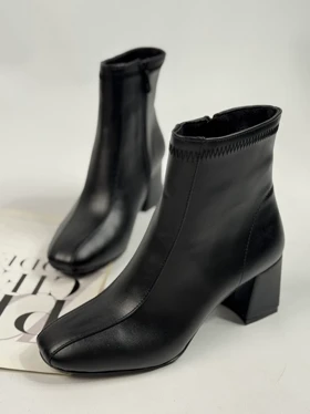 پاشنه دماغه دار 1592